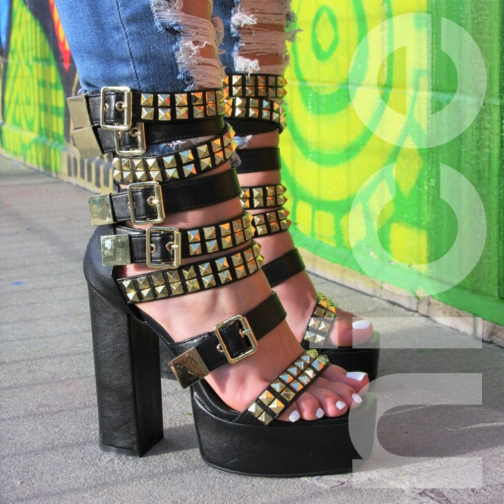 NELLY BERNAL KEILA BLACK PLATFORM HEELS